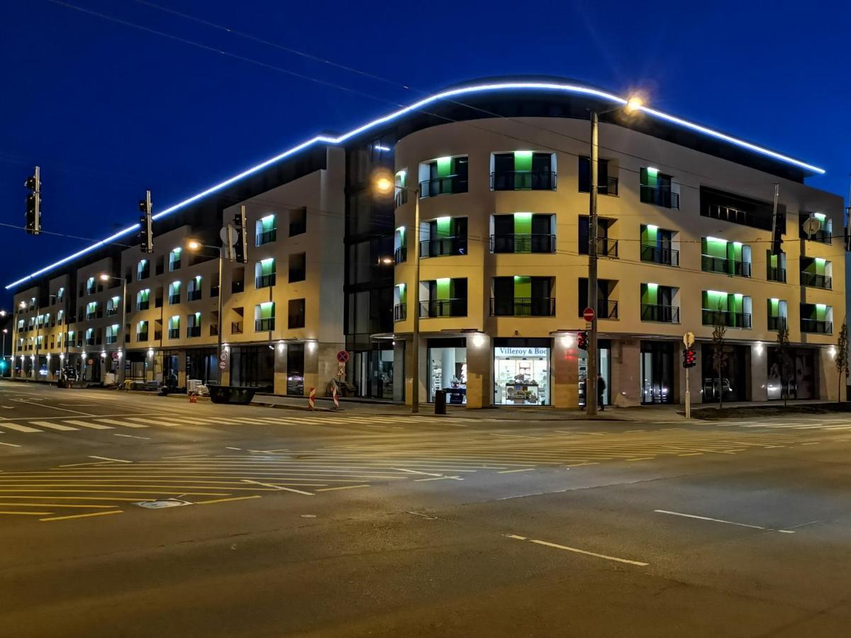 Avand Apartments Дебрецен Экстерьер фото